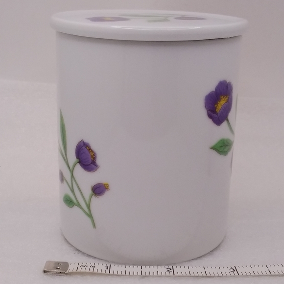 House of Prill Floral MUG with Cover Porcelain Purple Flowers 10 oz Cup - Picture 4 of 13